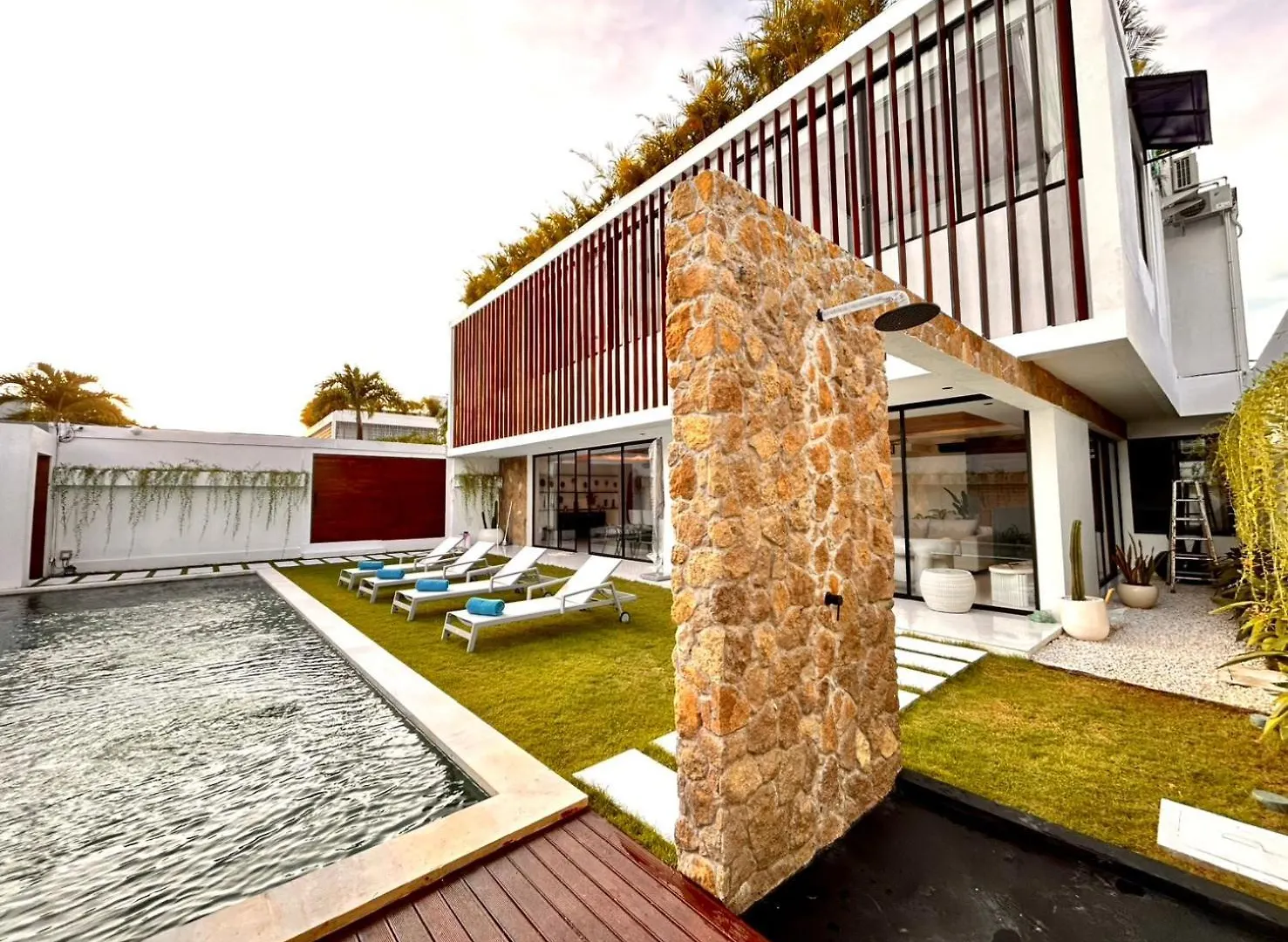 Villa Kamawis Seminyak Indonesia