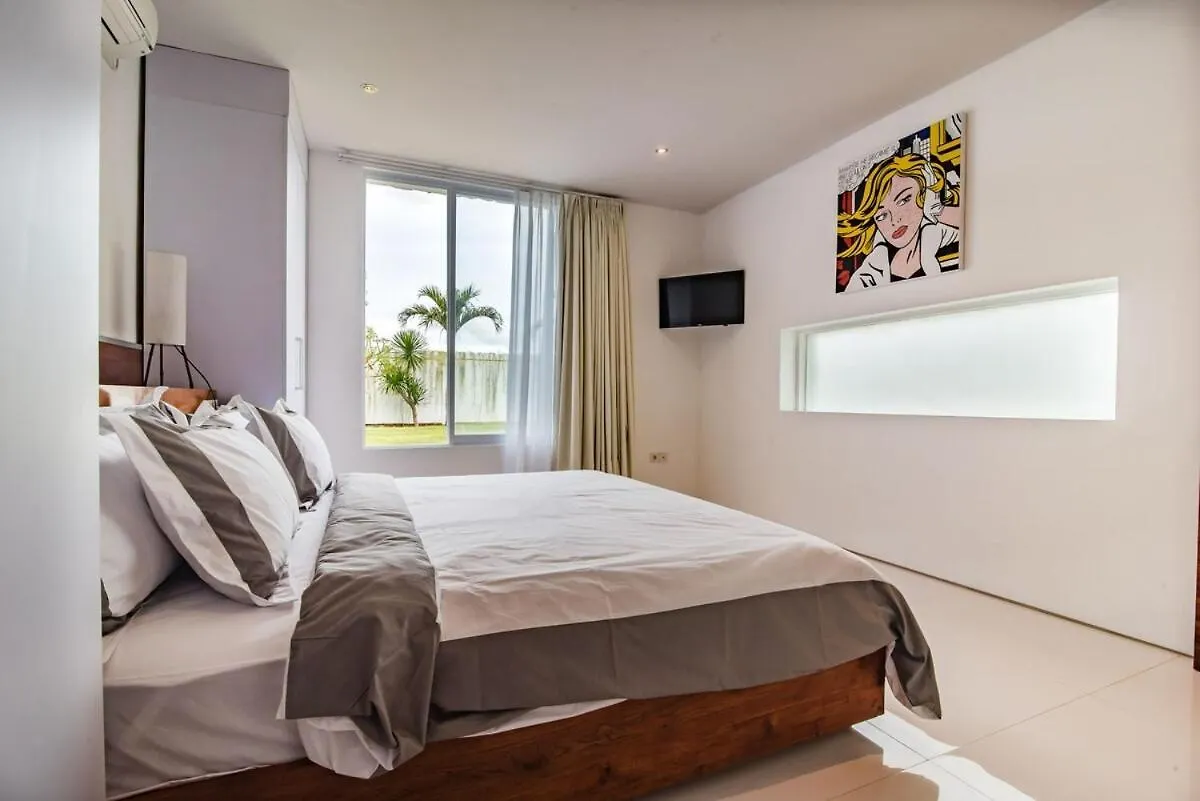 Villa Kamawis Seminyak Indonesia