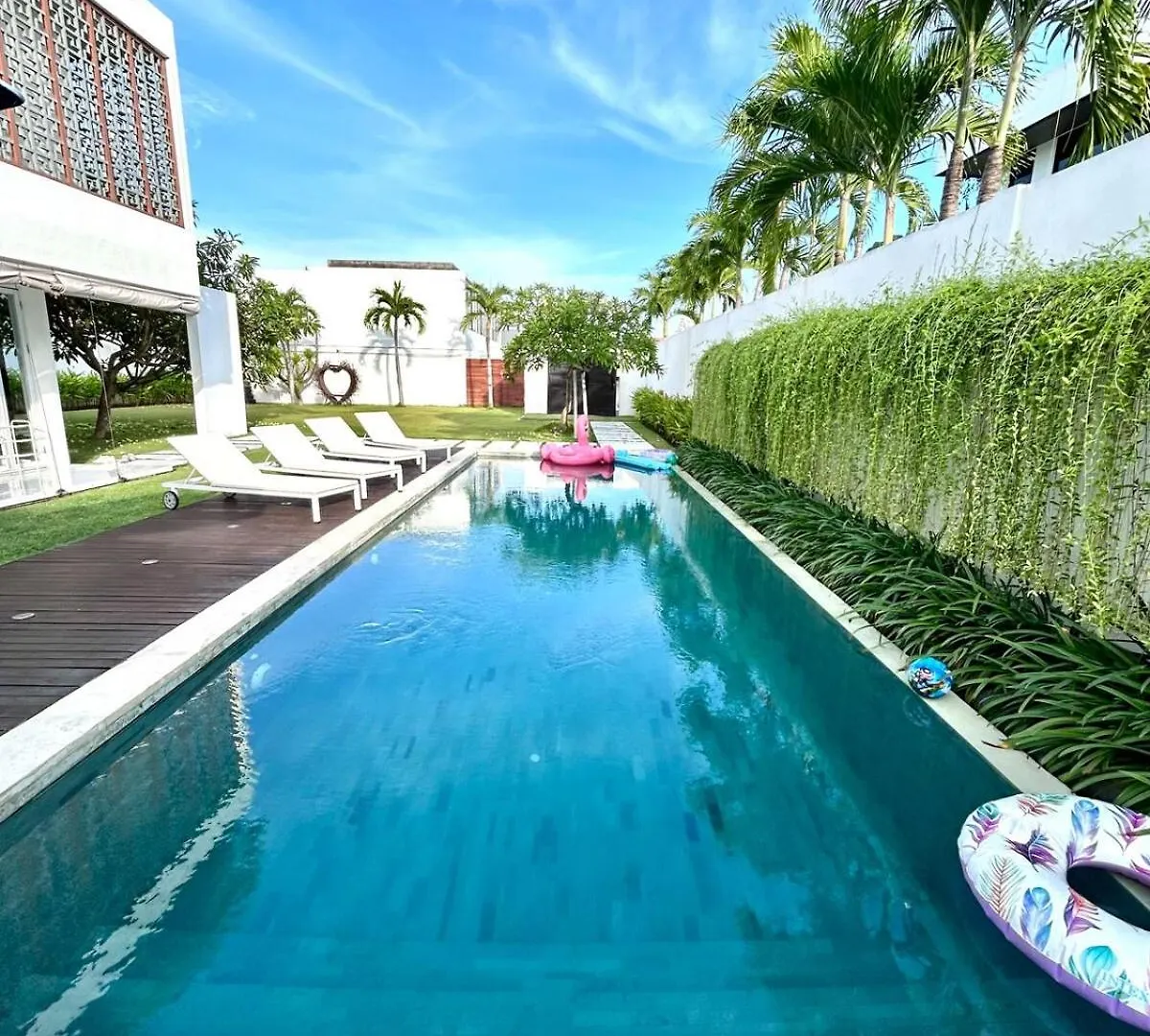 Villa Kamawis Seminyak Indonesia