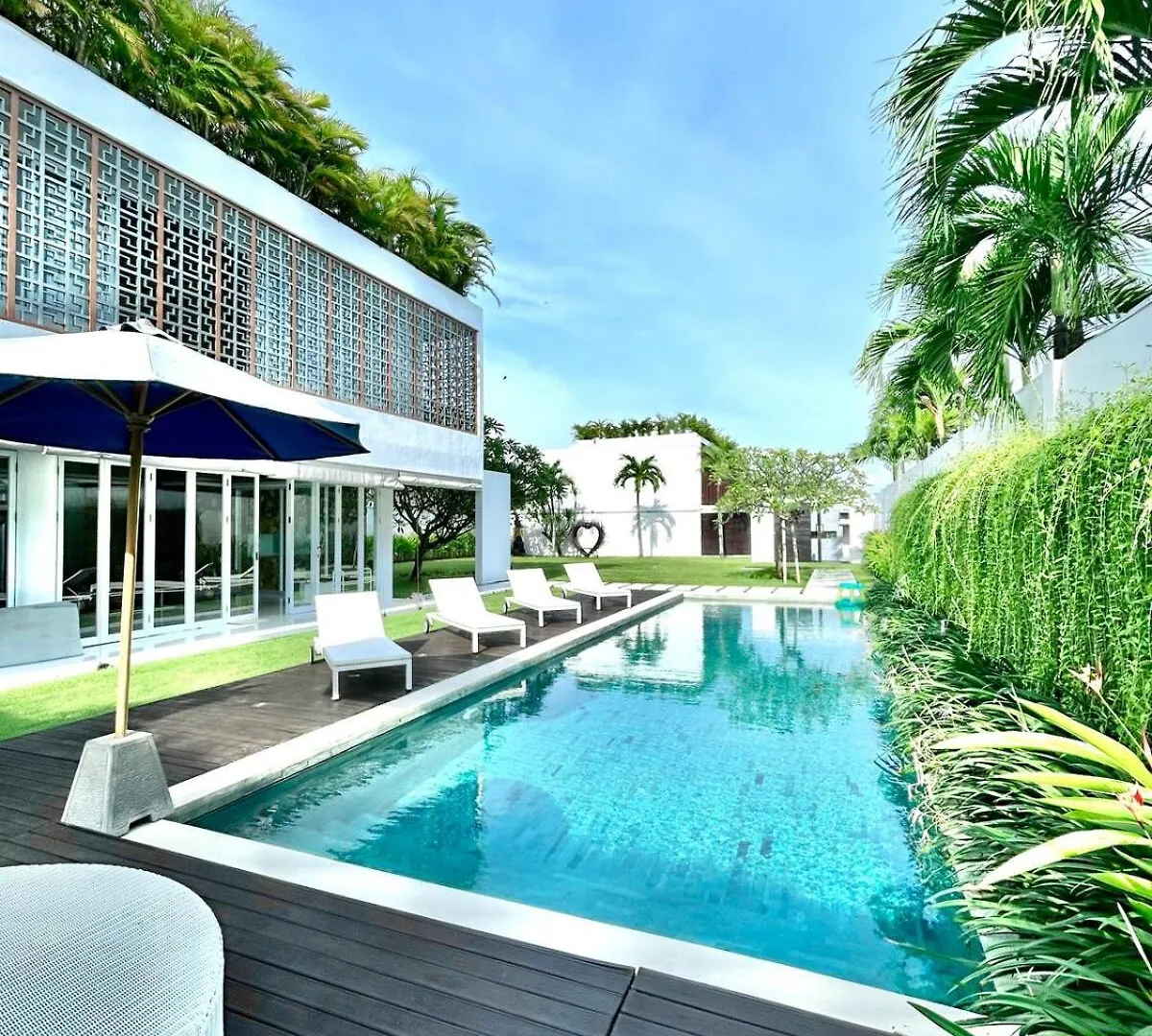 Villa Kamawis Seminyak Indonesia