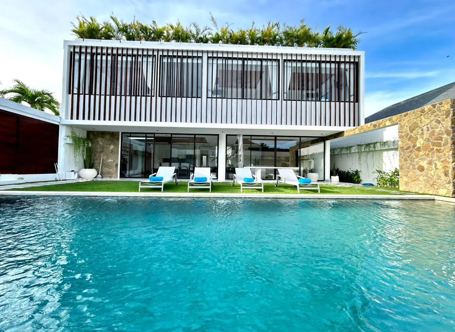 Villa Kamawis Seminyak Indonesia