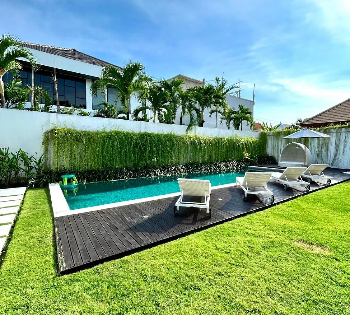 Villa Kamawis Seminyak Indonesia